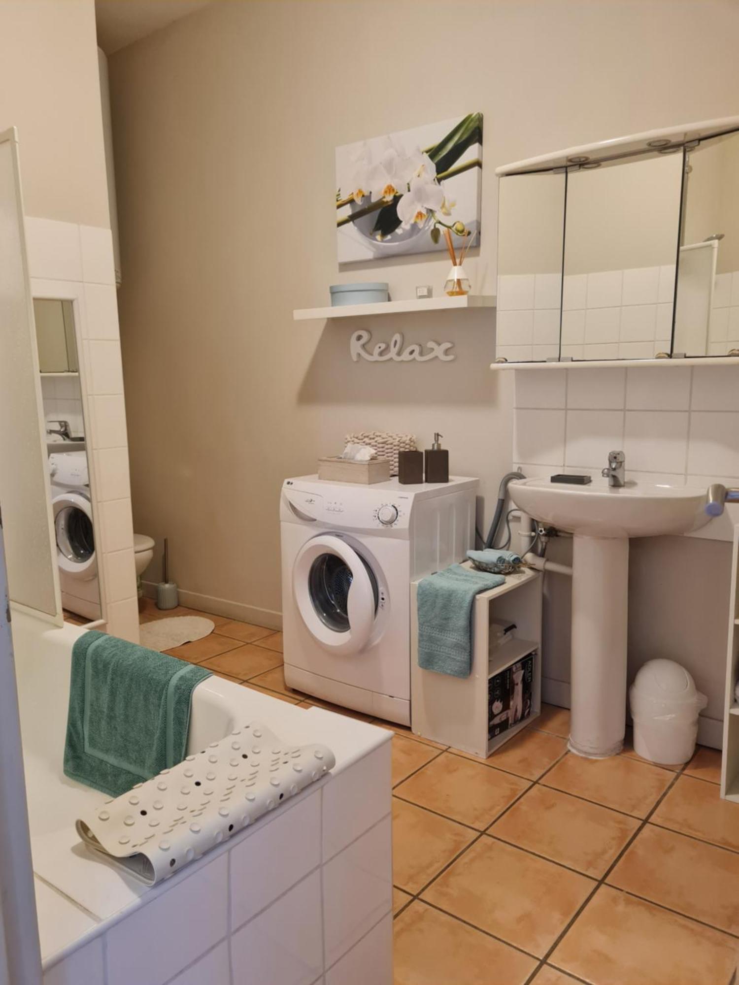 LE PRIEURE - STUDIOS jusqu'à 4 personnes Villeneuve-lès-Béziers Esterno foto